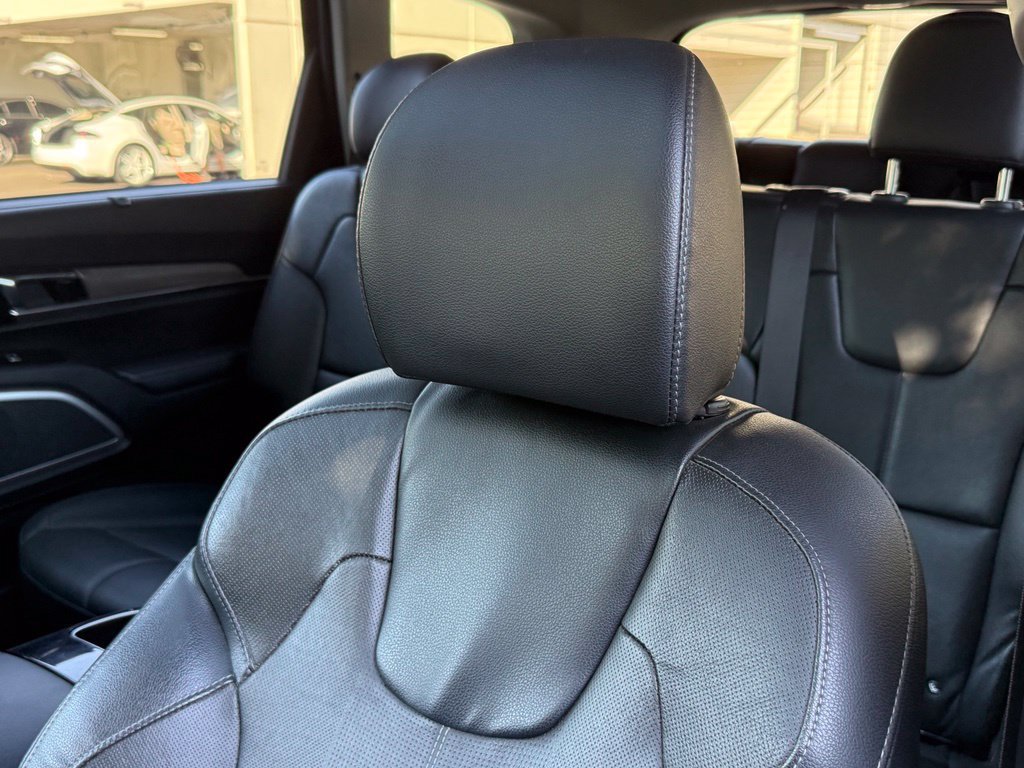 Used 2022 Kia Telluride EX AWD/4WD image 3
