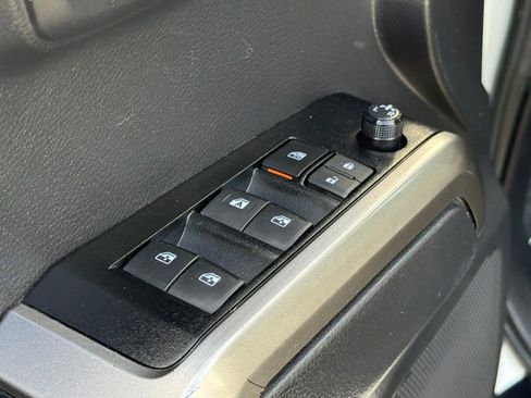 Certified 2022 Toyota Tacoma SR5 w/ Technology Package image 17