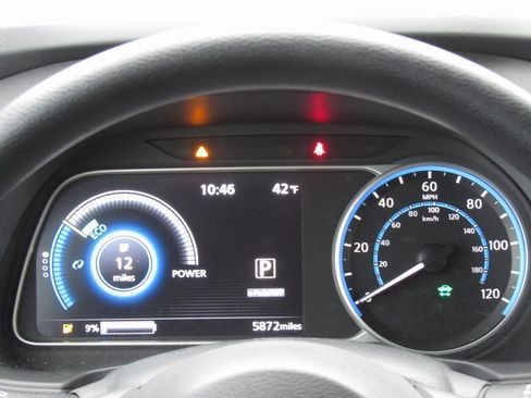 Used 2023 Nissan Leaf S image 19