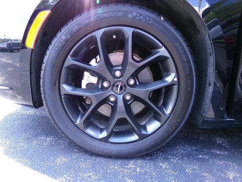 Used 2025 Chrysler Pacifica Limited FWD image 26