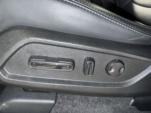 Certified 2023 Honda Pilot Touring image 18