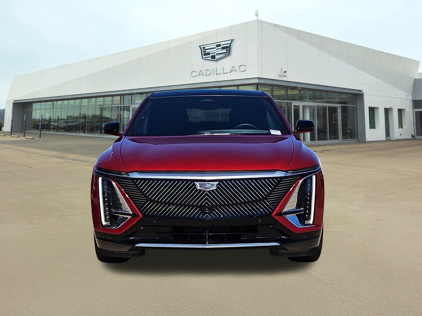 Certified 2024 Cadillac Lyriq Luxury AWD/4WD image 2