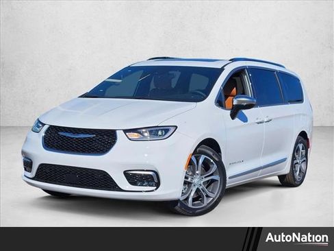 New 2026 Chrysler Pacifica Pinnacle image 1