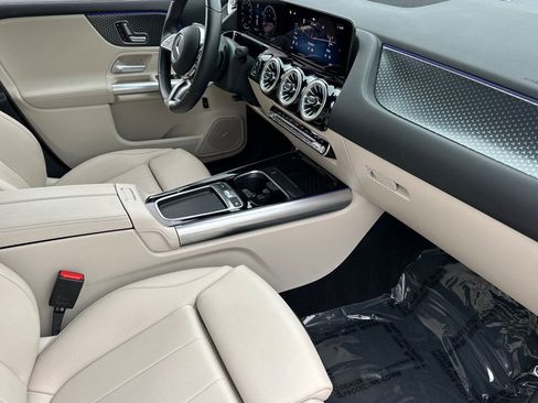 Certified 2025 Mercedes-Benz GLA 250 image 15