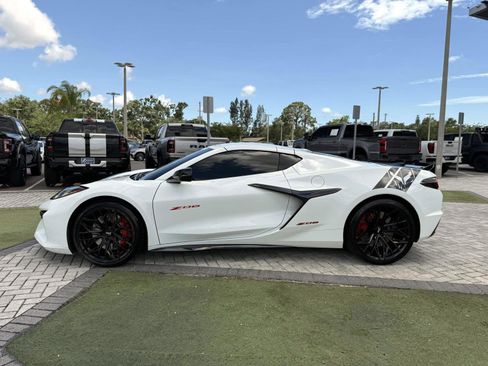 Used 2024 Chevrolet Corvette Z06 RWD image 3