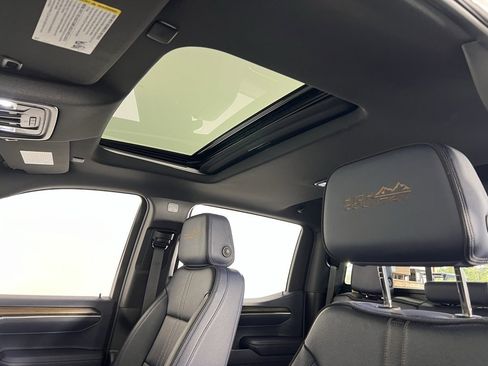 Used 2025 Chevrolet Silverado 1500 High Country w/ Technology Package image 21