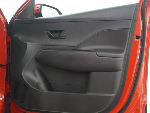 Used 2025 Hyundai Kona SEL image 9