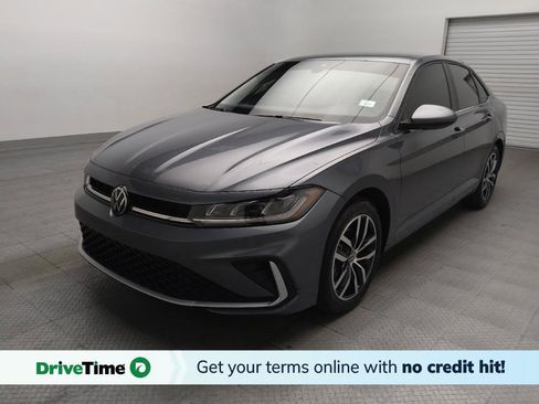 Used 2025 Volkswagen Jetta SE FWD image 1