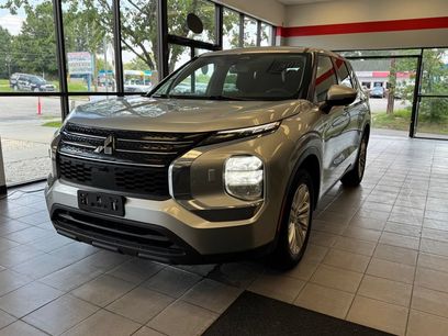 Used 2022 Mitsubishi Outlander ES