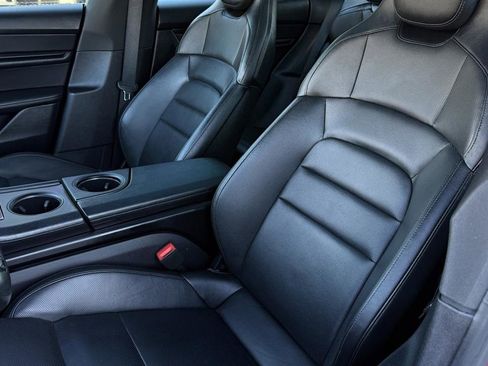 Used 2021 Porsche Taycan 4S image 31