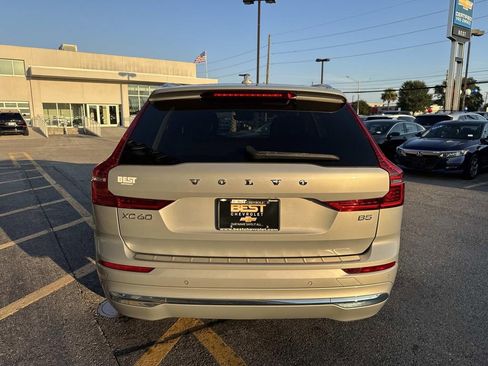 Used 2023 Volvo XC60 B5 Ultimate w/ Protection Package Premier image 7