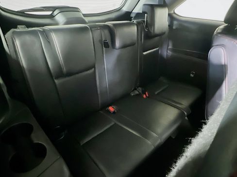 Used 2019 Toyota Highlander SE w/ Nightshade Edition AWD/4WD image 25