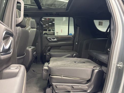 Used 2023 Chevrolet Suburban Premier w/ Premium Package image 38