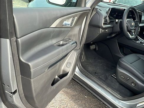 New 2026 Chevrolet Traverse LT w/ Driver Confidence Package image 11