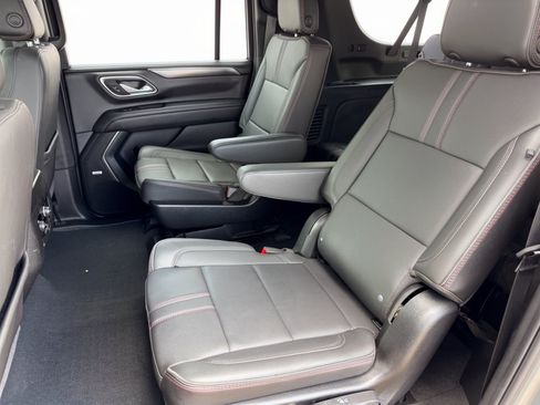 Used 2024 Chevrolet Suburban RST w/ Luxury Package RWD image 25