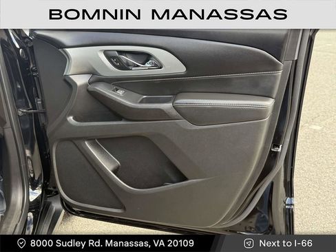 Used 2021 Chevrolet Traverse LT image 7