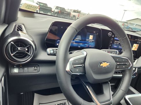 New 2026 Chevrolet Equinox LT FWD image 16