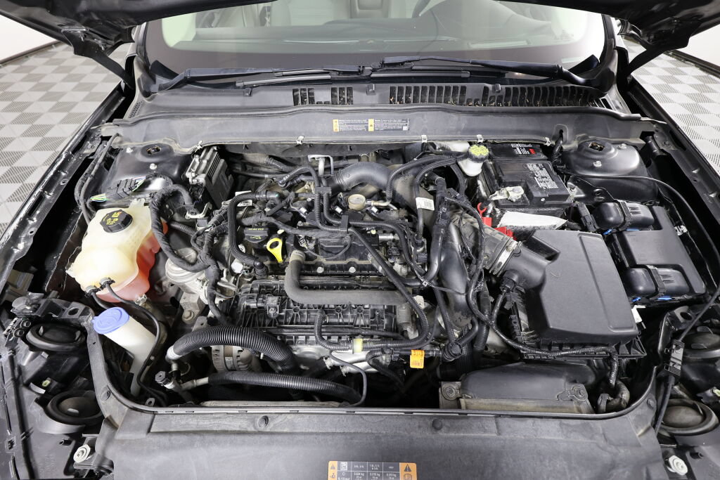 Used 2019 Ford Fusion SE FWD image 37