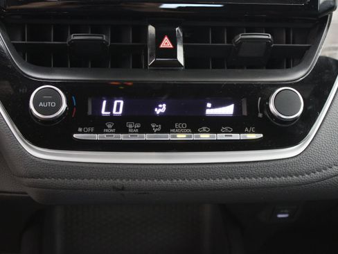 Used 2025 Toyota Corolla SE FWD image 18