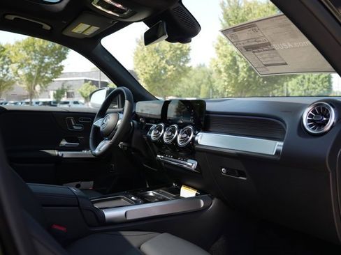 Used 2026 Mercedes-Benz GLB 250 4MATIC image 32