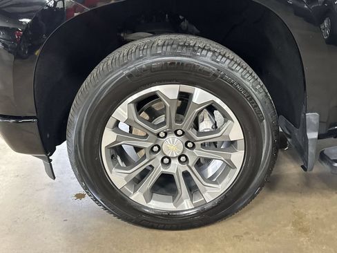 Used 2023 Chevrolet Silverado 1500 High Country AWD/4WD image 32