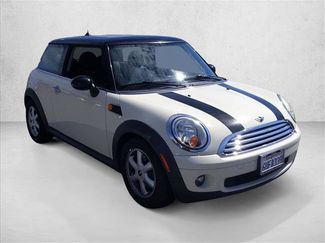 Used 2008 MINI Cooper Hardtop FWD video 2