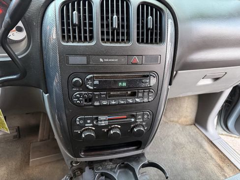 Used 2006 Dodge Grand Caravan SXT image 23