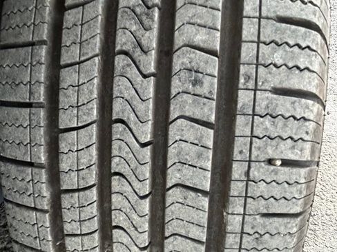 Used 2010 Toyota Prius Three FWD image 2