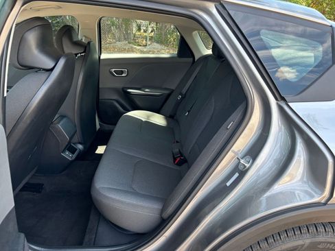 Used 2025 Kia K4 FWD image 28