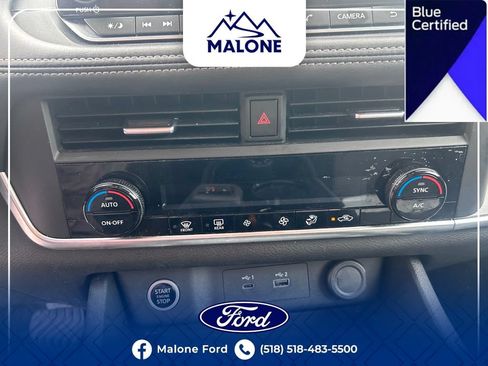 Used 2023 Nissan Rogue SV AWD/4WD image 16