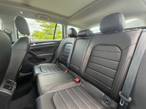 Used 2017 Volkswagen Golf SEL FWD image 6