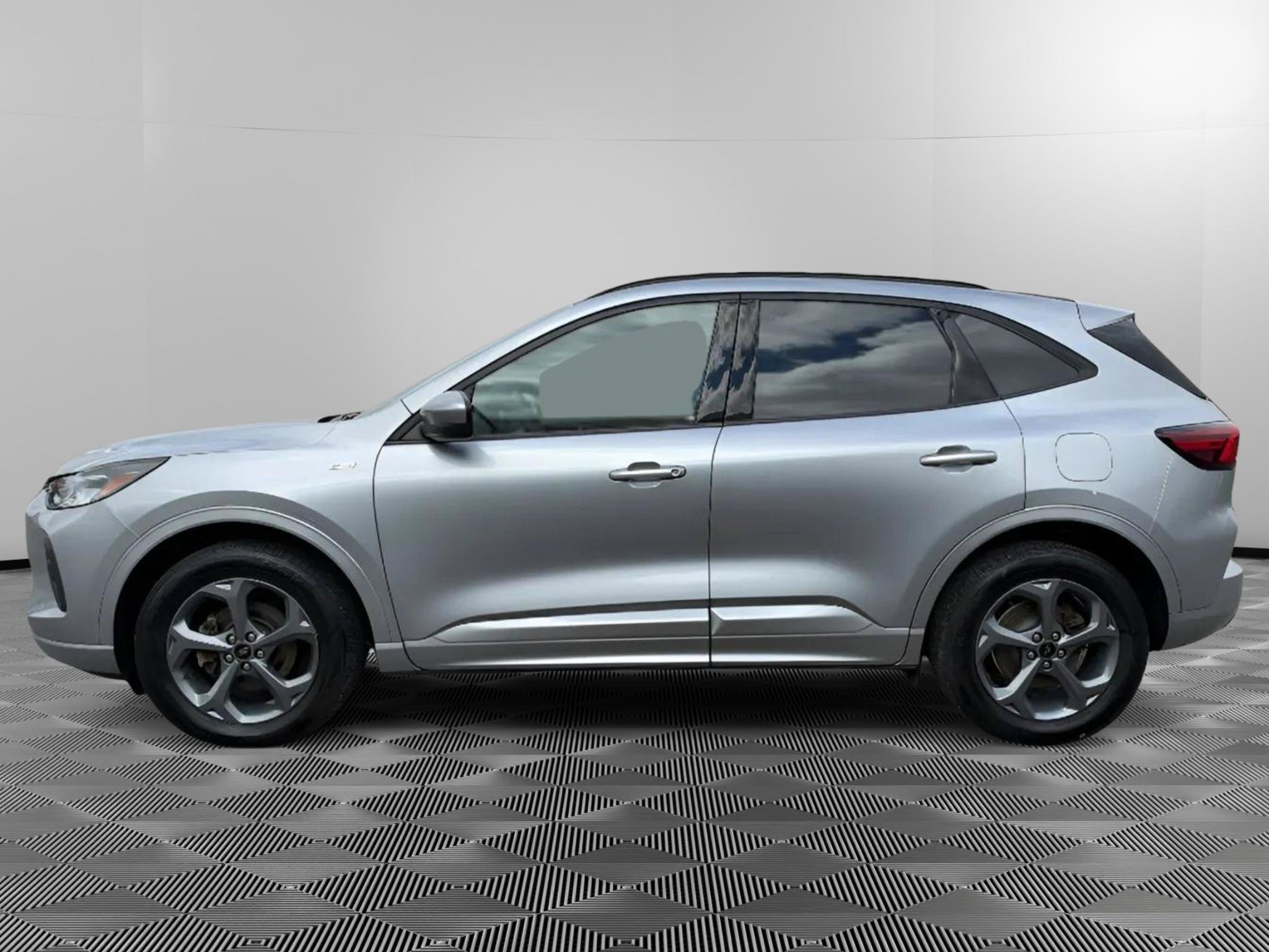 Used 2023 Ford Escape ST-Line Select w/ Tech Pack #1 AWD/4WD image 5