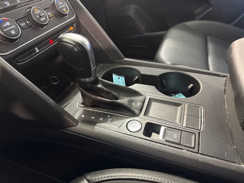 Used 2019 Volkswagen Atlas SE FWD image 26
