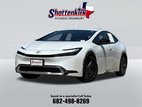 Used 2023 Toyota Prius Prime FWD image 1