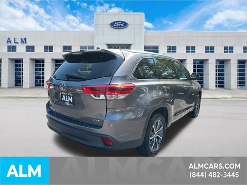 Used 2018 Toyota Highlander XLE FWD image 5