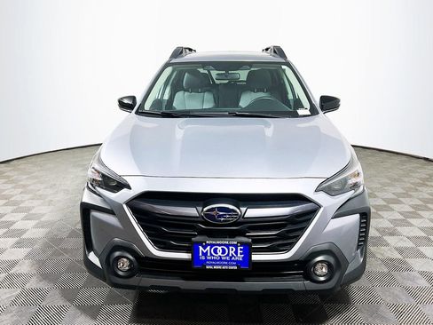 Used 2025 Subaru Outback Premium image 2