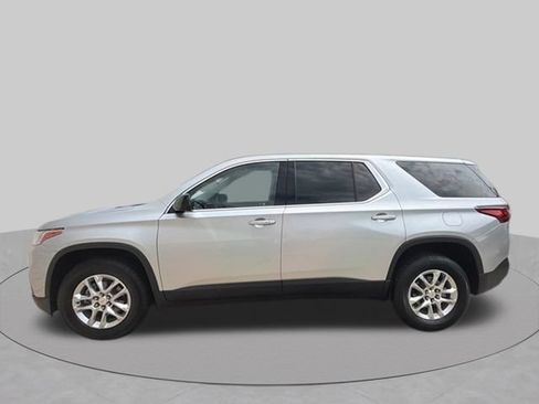 Used 2020 Chevrolet Traverse LS FWD image 2