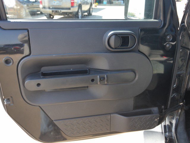 Used 2008 Jeep Wrangler Sahara AWD/4WD image 12
