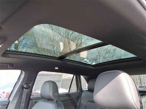 New 2026 Volkswagen Atlas Cross Sport SE image 10