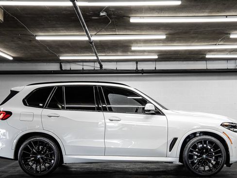 Used 2023 BMW X5 sDrive40i w/ M Sport Package RWD image 6