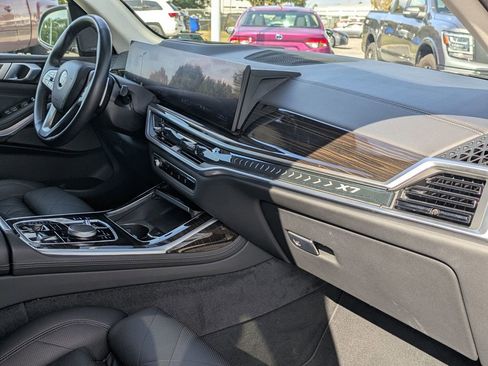 Used 2024 BMW X7 xDrive40i w/ Premium Package image 33