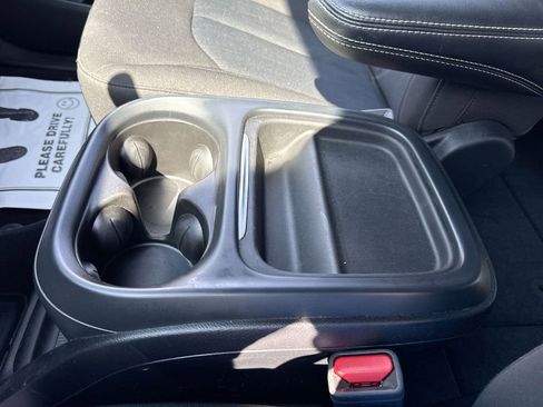 Used 2022 Chrysler Pacifica Touring image 20