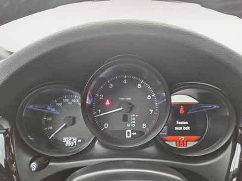 Used 2024 Porsche Macan AWD/4WD image 23
