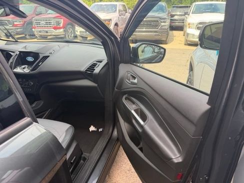Used 2019 Ford Escape Titanium AWD/4WD image 10