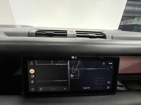 Used 2020 Land Rover Defender 110 HSE image 35