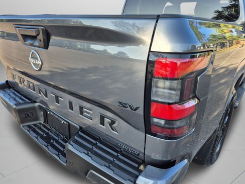 Used 2023 Nissan Frontier SV w/ Midnight Edition Package RWD image 34