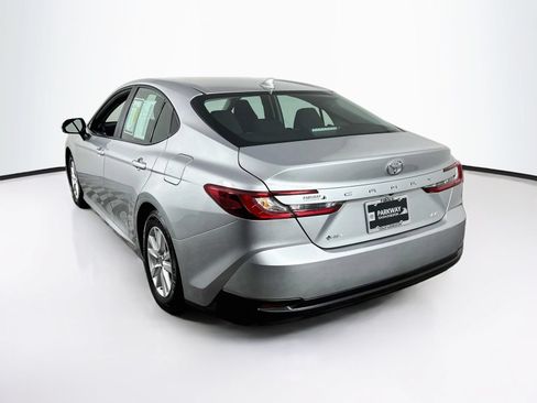 Used 2025 Toyota Camry LE FWD image 5