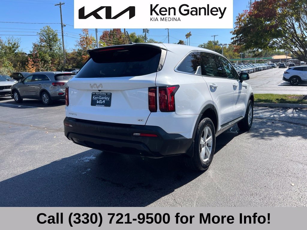 Certified 2023 Kia Sorento LX AWD/4WD image 9