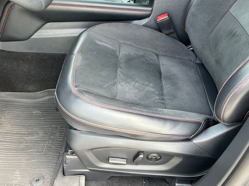 Used 2025 Ford Explorer ST AWD/4WD image 32