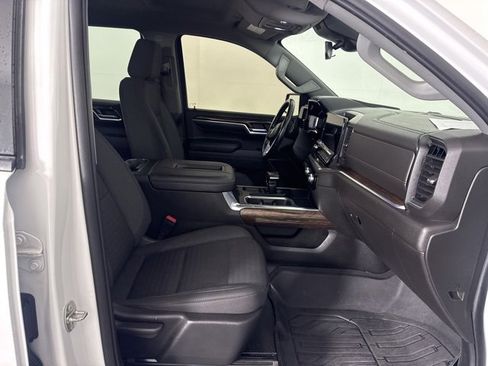 Used 2022 GMC Sierra 1500 Elevation w/ LPO, Elevation Black Package image 13